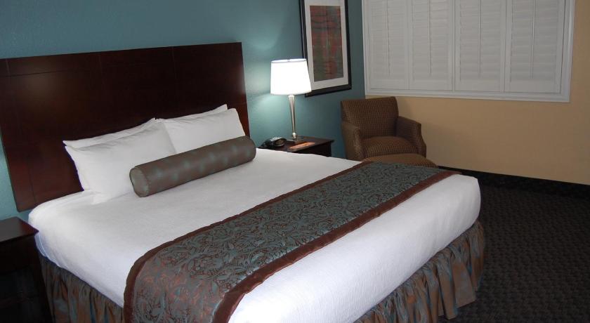 Image of 1 King Bed, Nonsmoking 4