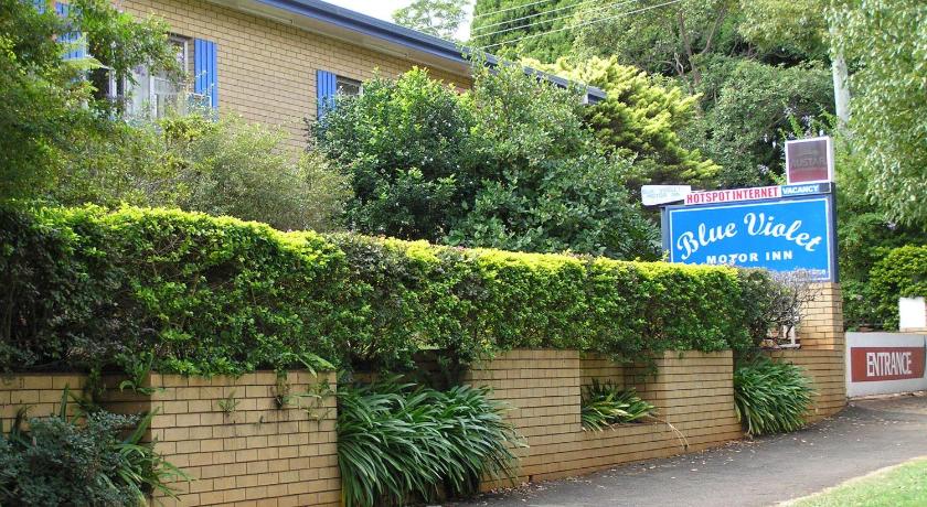 Blue Violet Motor Inn — Hotel in Toowoomba