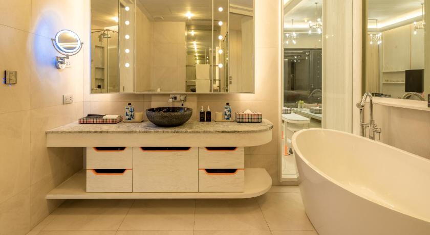 Image of Yaya Pool Suite Ocean 2