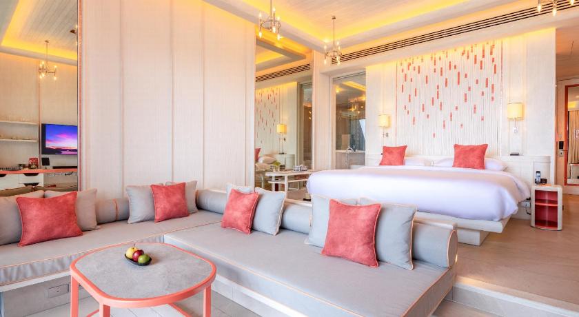 Image of Yaya Pool Suite Ocean 3