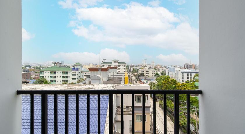 Image of Deluxe Triple 1