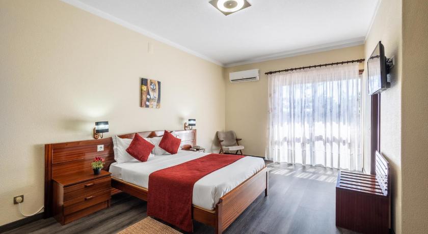 Leiria Hotel Colmeia 3-Star Hotel suite