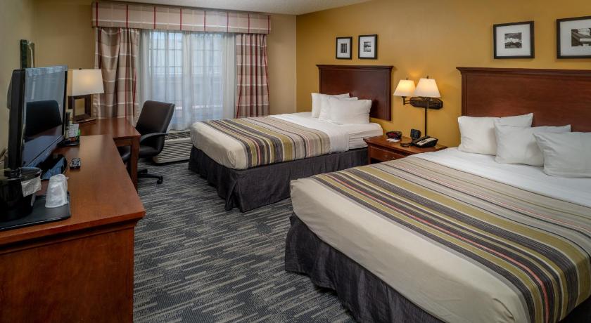 Country Inn and Suites by Radisson Charleston South WV photo