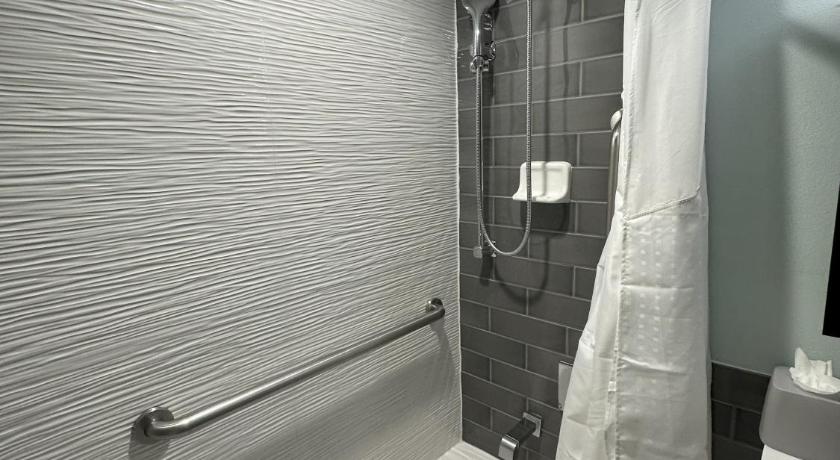 Afbeelding van Double Room - Mobility Access Tub/Non-Smoking 1