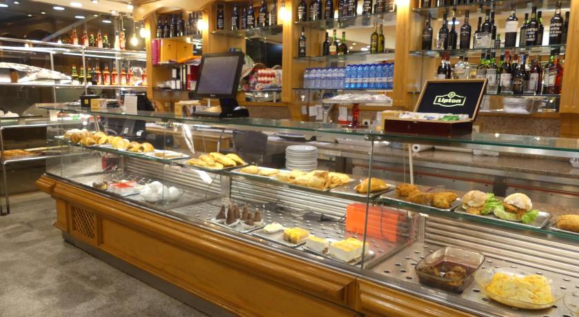 Coimbra Pensao Santa Cruz 2-Star Hotel lobby