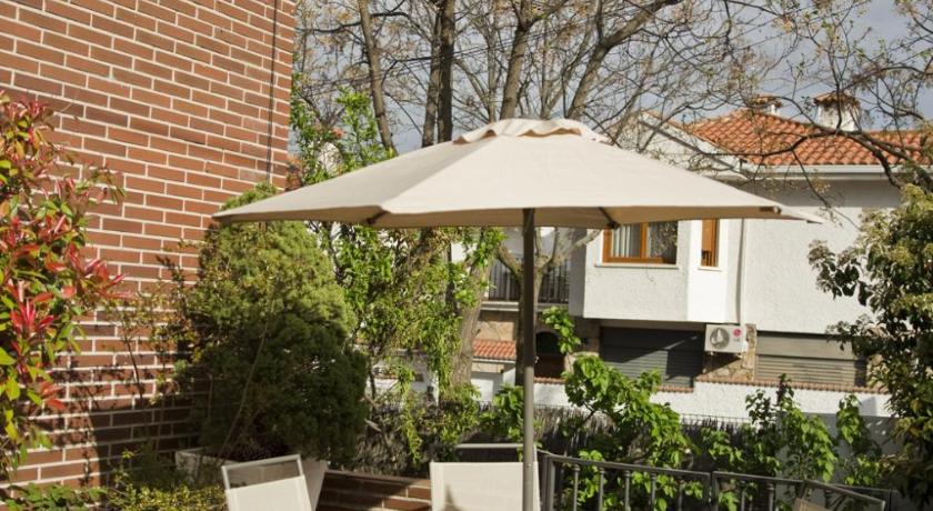 ブルネテ Hostal Brunete ホテル プール