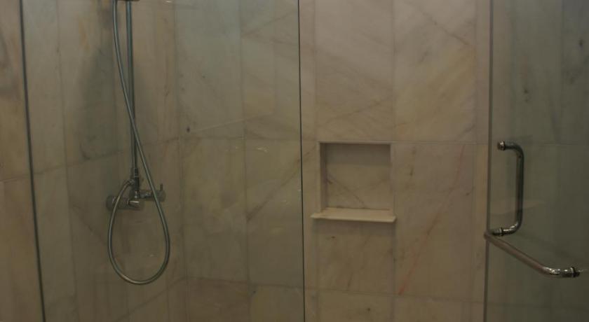 Image of Deluxe Suite 2