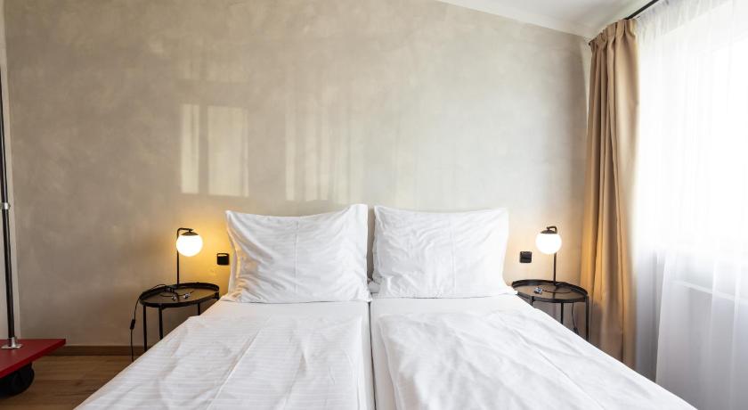 Image of Triple Suite 6