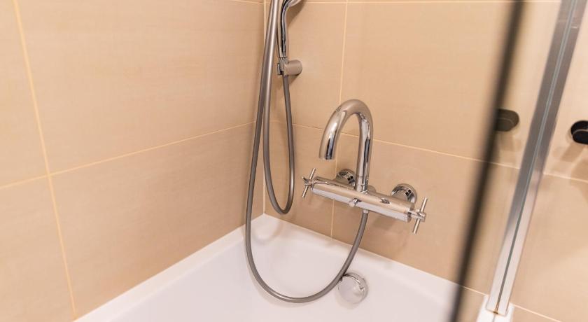 Image of Triple Suite 13