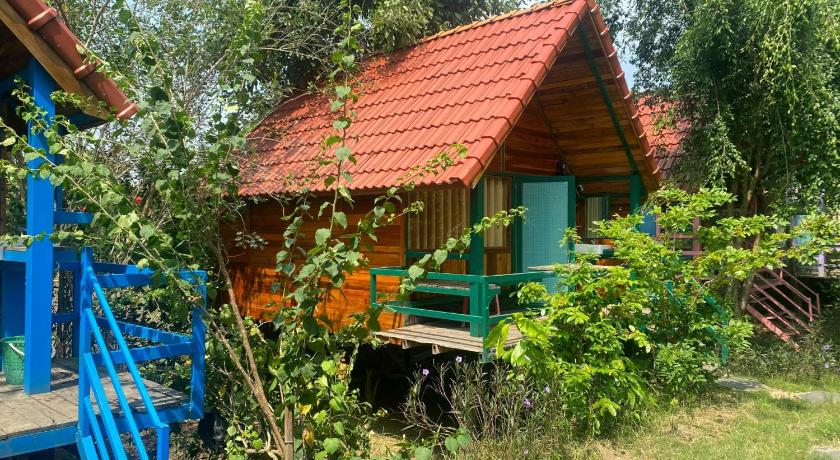 Nam Cat Tien Bird Song Lodge 2-Star Hotel suite