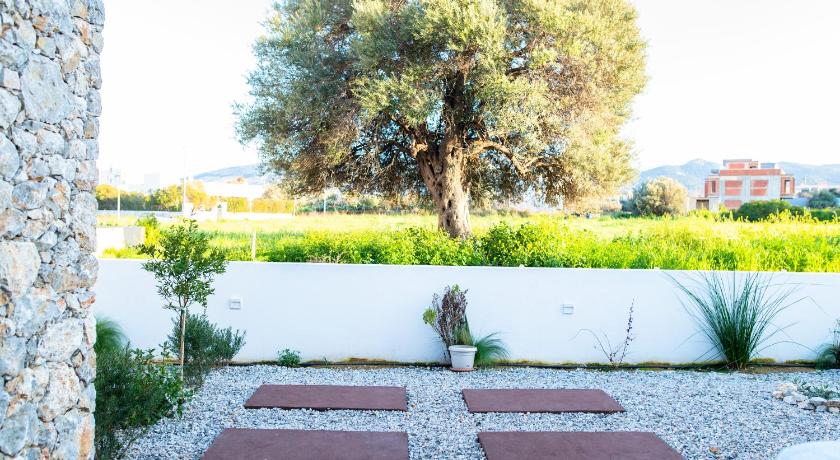 Pebble Garden Olive Branch - Magnolia