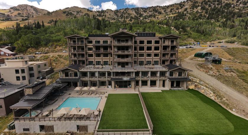 The Snowpine Lodge photo