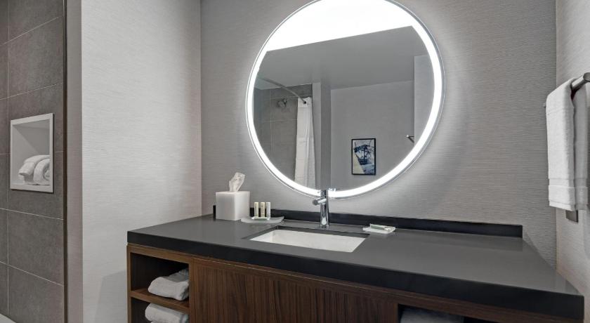 Courtyard by Marriott Hamilton photo