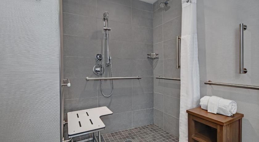 Courtyard by Marriott Hamilton photo