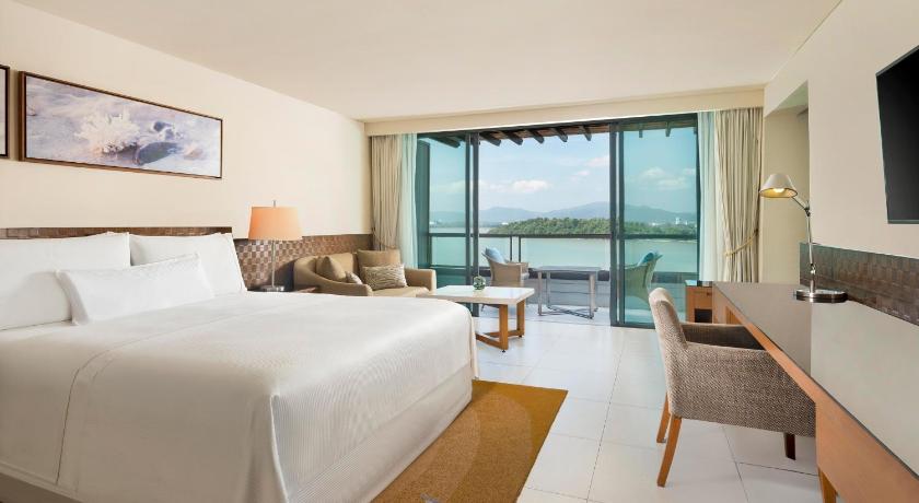 Premium, Oceanfront View, 1 Bedroom Suite, 1 King, Sofa Bedの画像 9