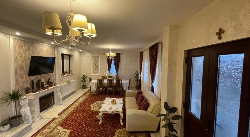 Casa cu Pitici — Hotel in Vama