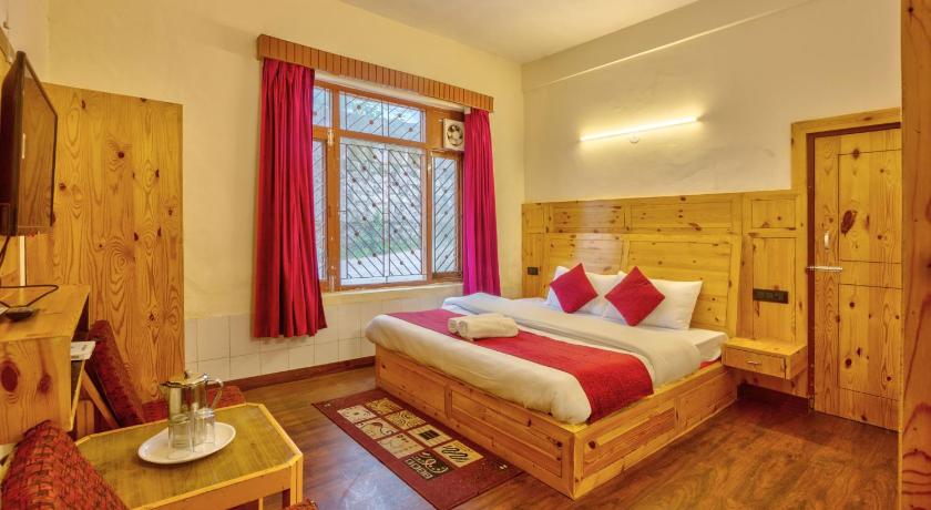 HOTEL ROYAL THE MALL MANALI H.P. photo