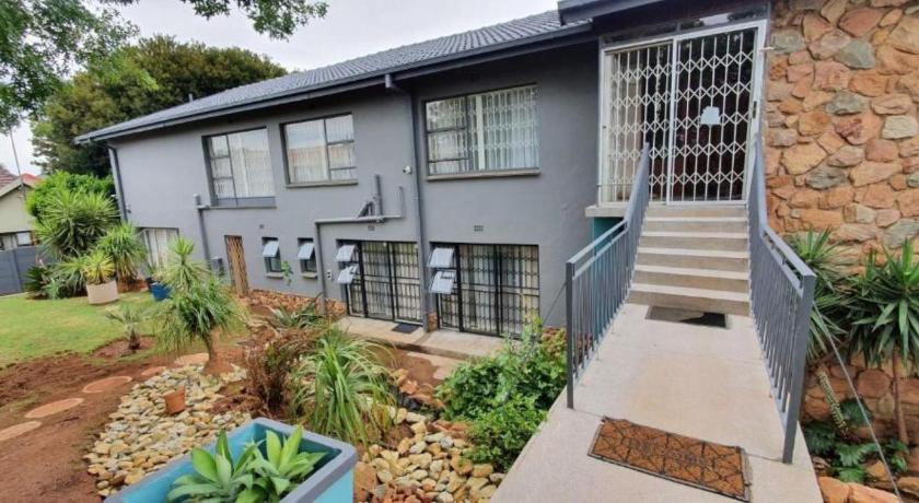 Kaleaba Bachelor Unit photo