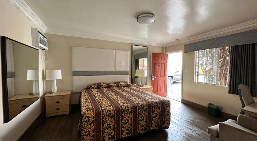 Flamingo Motel Oxnard photo