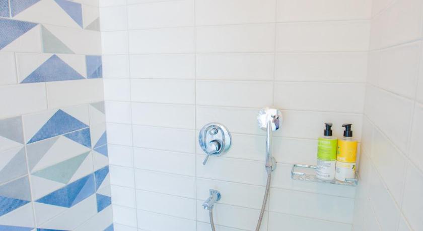 Image of Quadruple Room with Sea View 11
