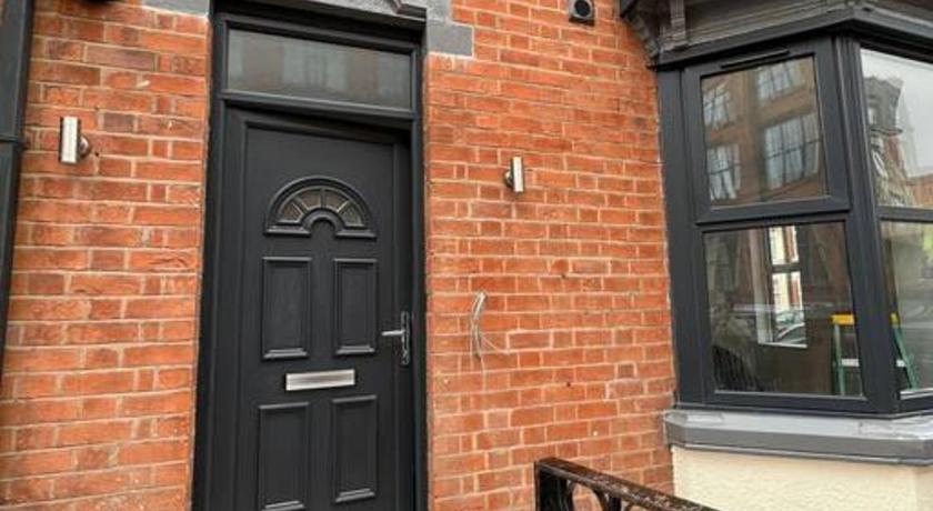 Burleigh House - 3 Bed House