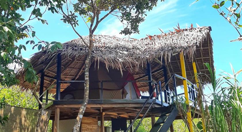 Cabanas de Nacpan Camping Resort — Hotel in Palawan