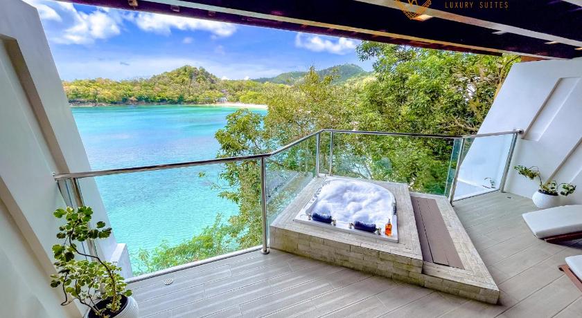 Image of Standard Triple Room with Sea View 1