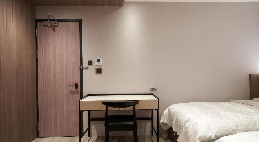 Image of Superior Triple Room 6