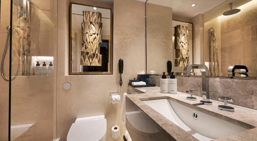 Image of 1 King Premium Mayfair Floor 6