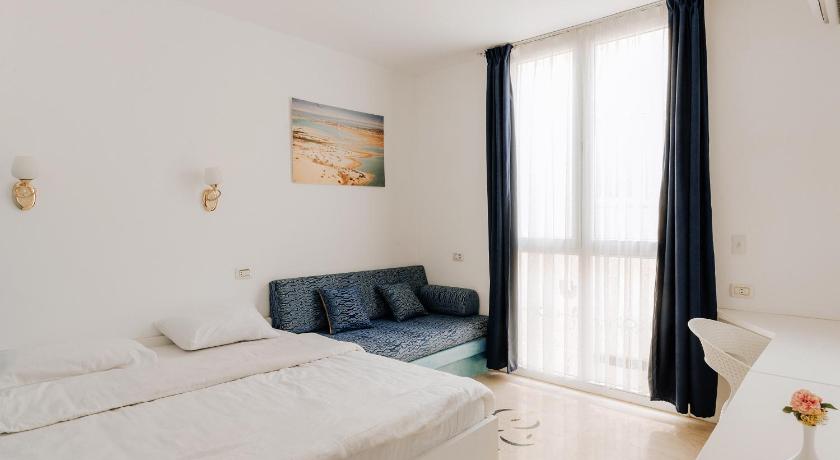 Image of Triple Room 1