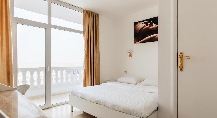 Image of Double Room With Pyramids View 1