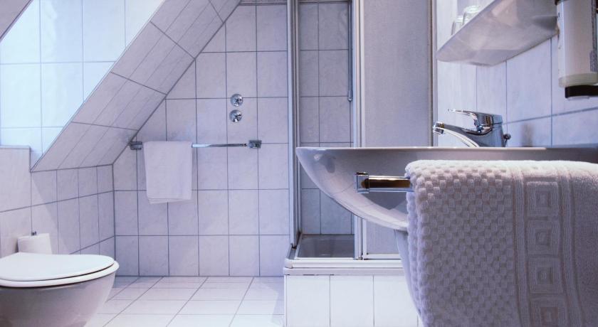 Image of Triple Room 2