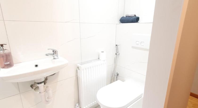 Beautiful family home, West London, Parking, Elizabeth line, Ealing, Wembley photo