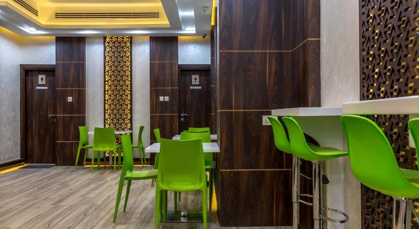 OYO 314 24 Gold Hotel - image 3