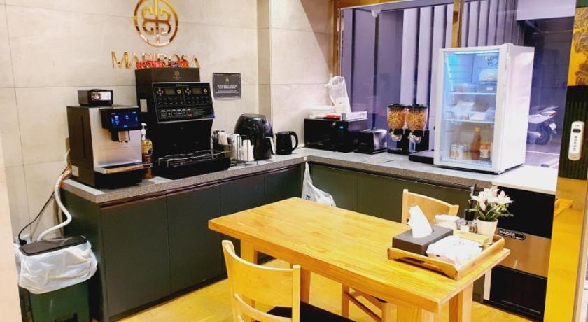 平泽 MARIPOSA Hotel Songtan 1星级 酒店 泳池