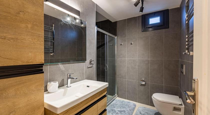 Central Flat with Lovely Terrace near Osmanbey Metro Station in Ferikoy, Sisli photo