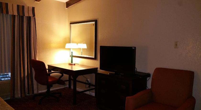 Executive Inn and Suites Waxahachie