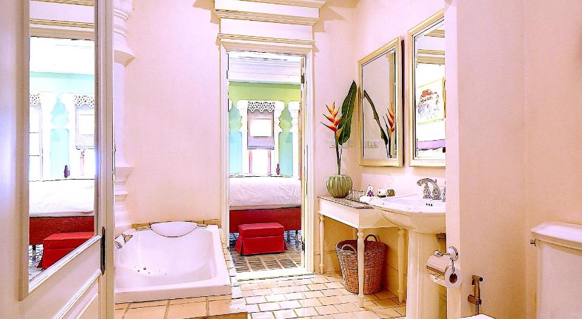 Image of Executive Signature King Suite 4