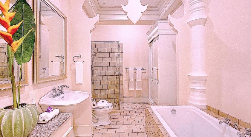Image of Executive Signature King Suite 2