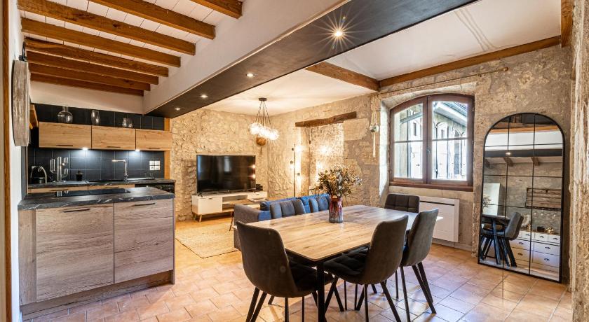 Superbe appartement, situe au cœur de la ville.