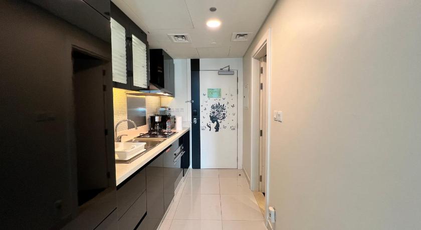 Lux Studio in Downtown w big balcony & canal view - image 14