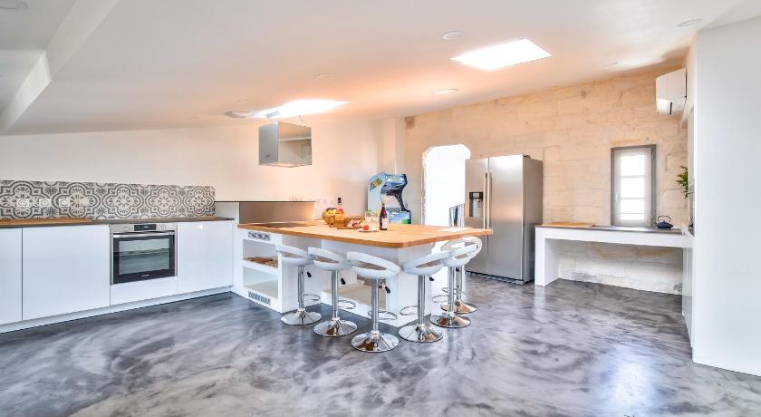 Artistic Loft Travel Experience - image 19