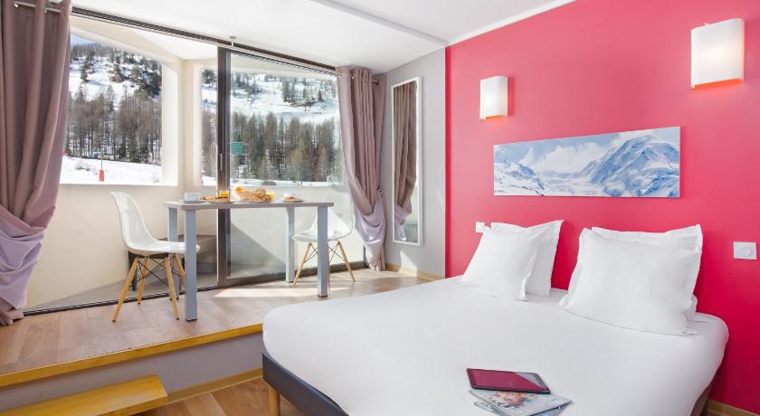 SOWELL RESIDENCES New Chastillon