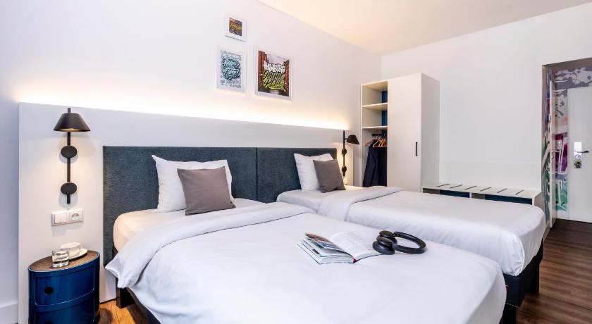 ibis Styles Hamburg Alster City photo