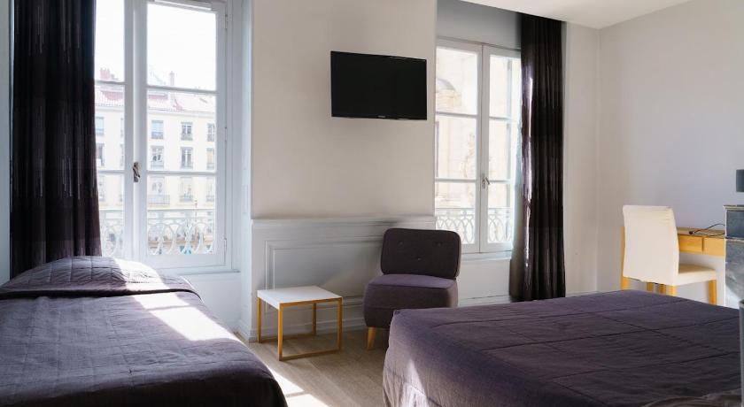 Image of Superior Triple Room 5