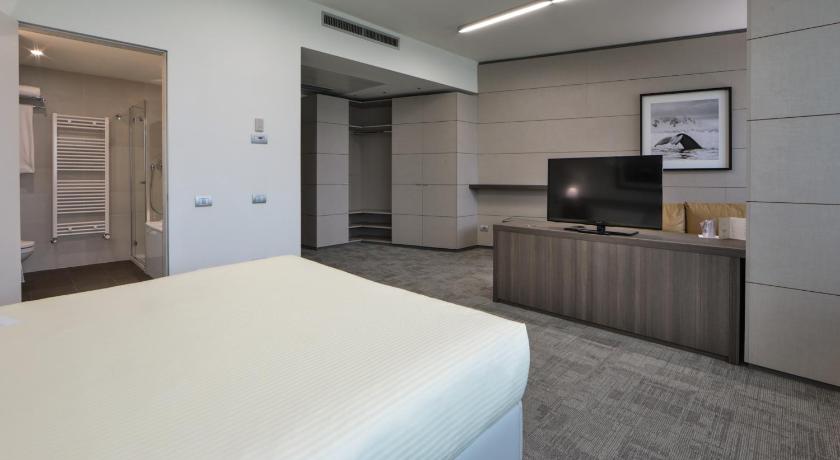 Image of Classic Triple Room 8