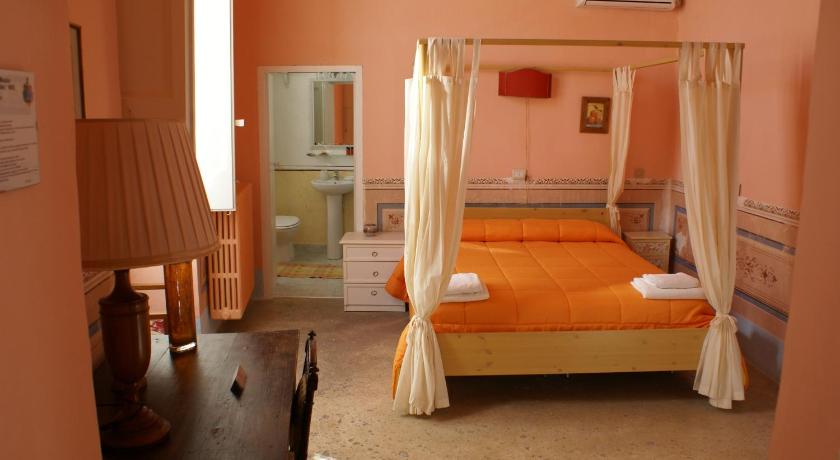 Image of Double Room 16