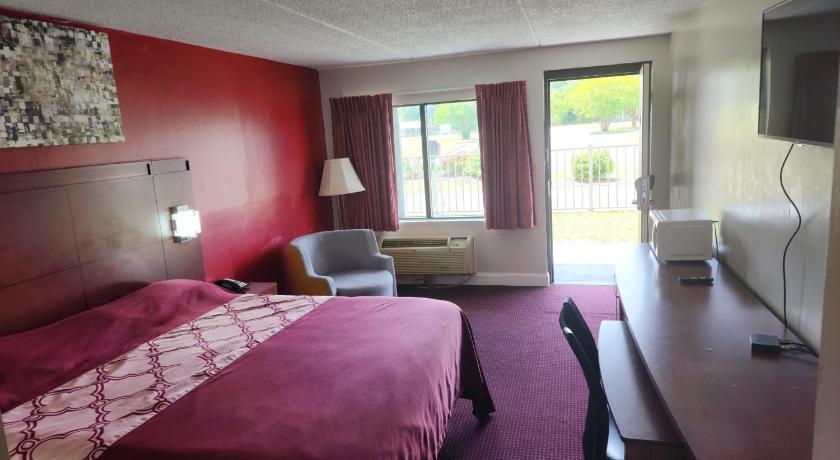 American Inn Chesapeake - Portsmouth photo