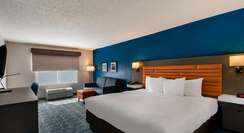 Comfort Inn Falls Church - Tysons Corner photo