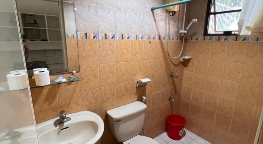 Golden Belle Apartelle & Suites - image 14